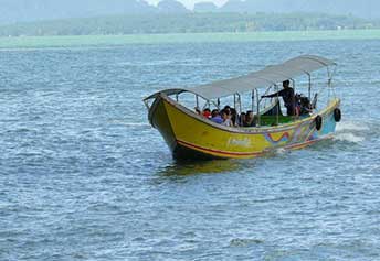 ジェームスボンド島（ロングテールボート）　プーケット1