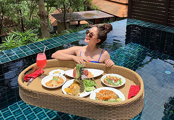 フローティングランチ