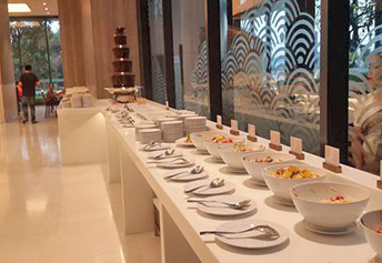 プーケット　キングパワー　免税店　レストラン2