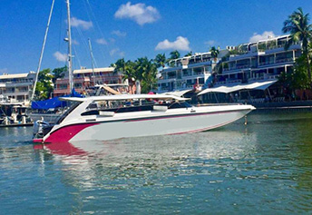 スピードボート