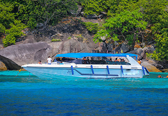 スピードボート